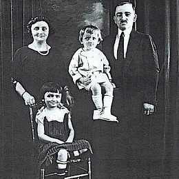 Ferencz family portrait, 1924